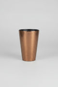 Vase, høj, kobberfarvet m/mønster
