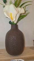 Brun vase/stage m/nupper inkl. blomster