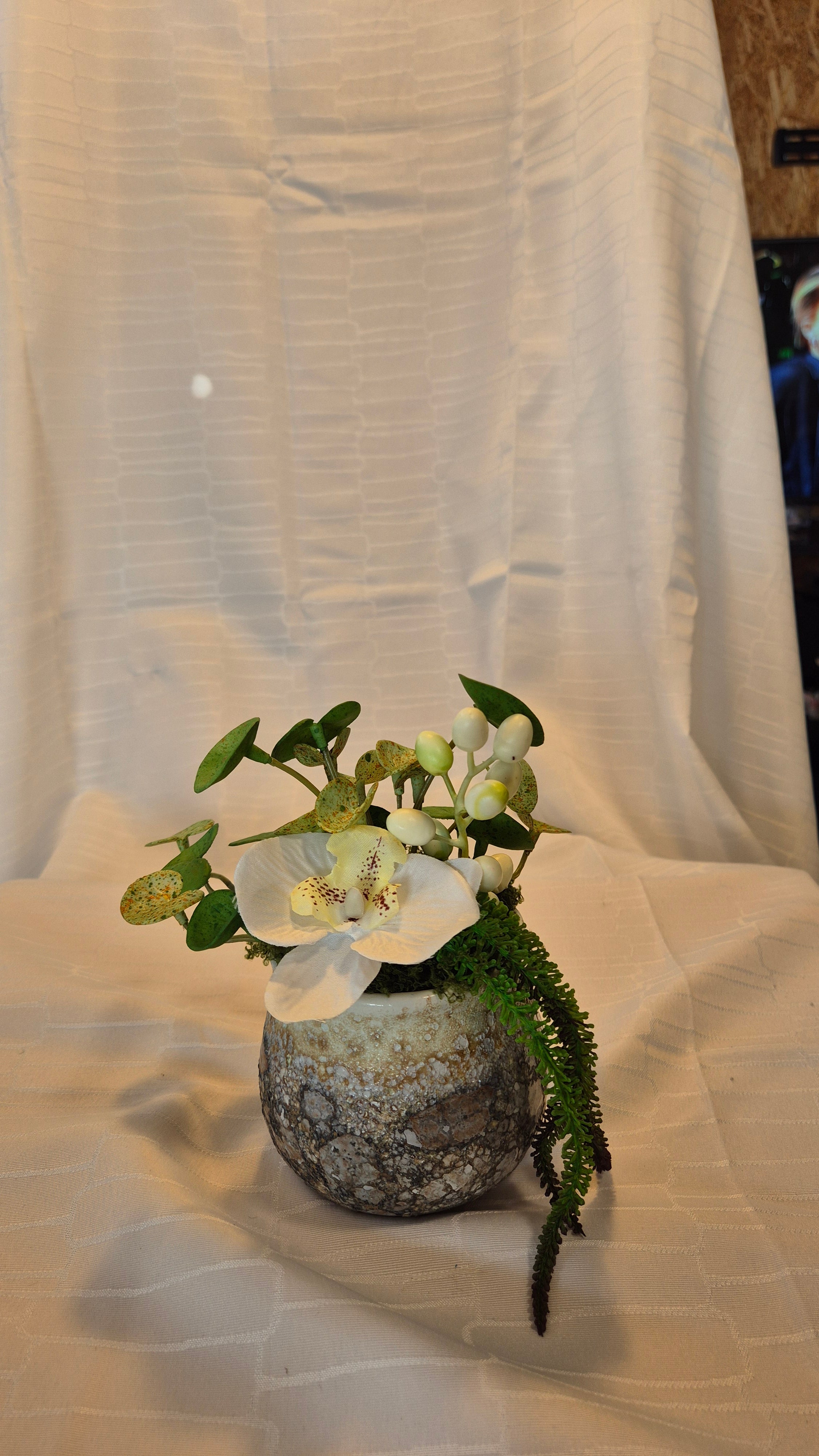 Blomsterpotte m/kunstige planter