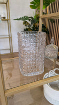 Høj vase, glas med firkant mønster