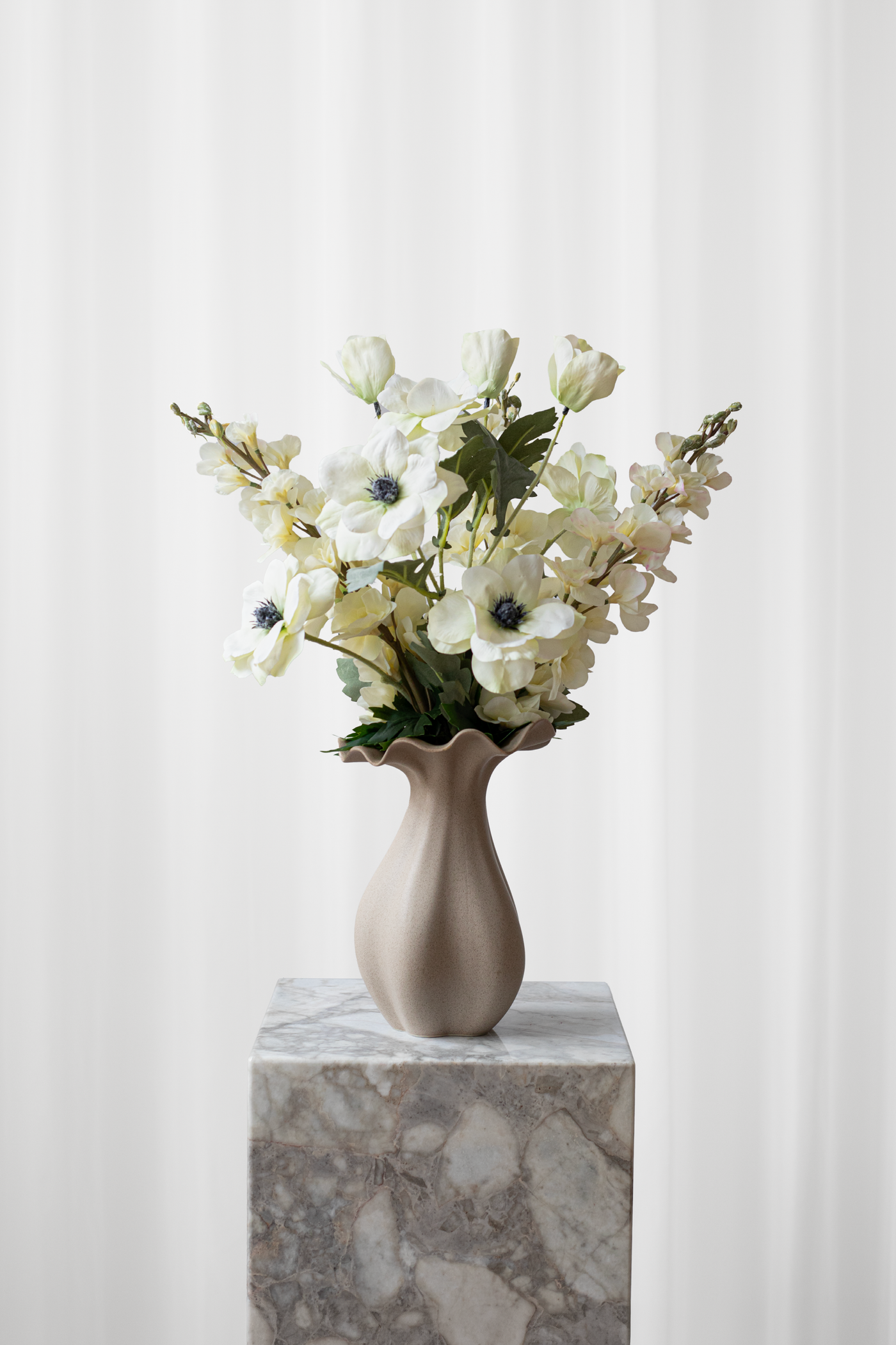 Kunstig blomst stilk. Pris pr. stk. 50 kr.
