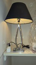 Bordlampe, sølv m/sort skærm inkl. pære