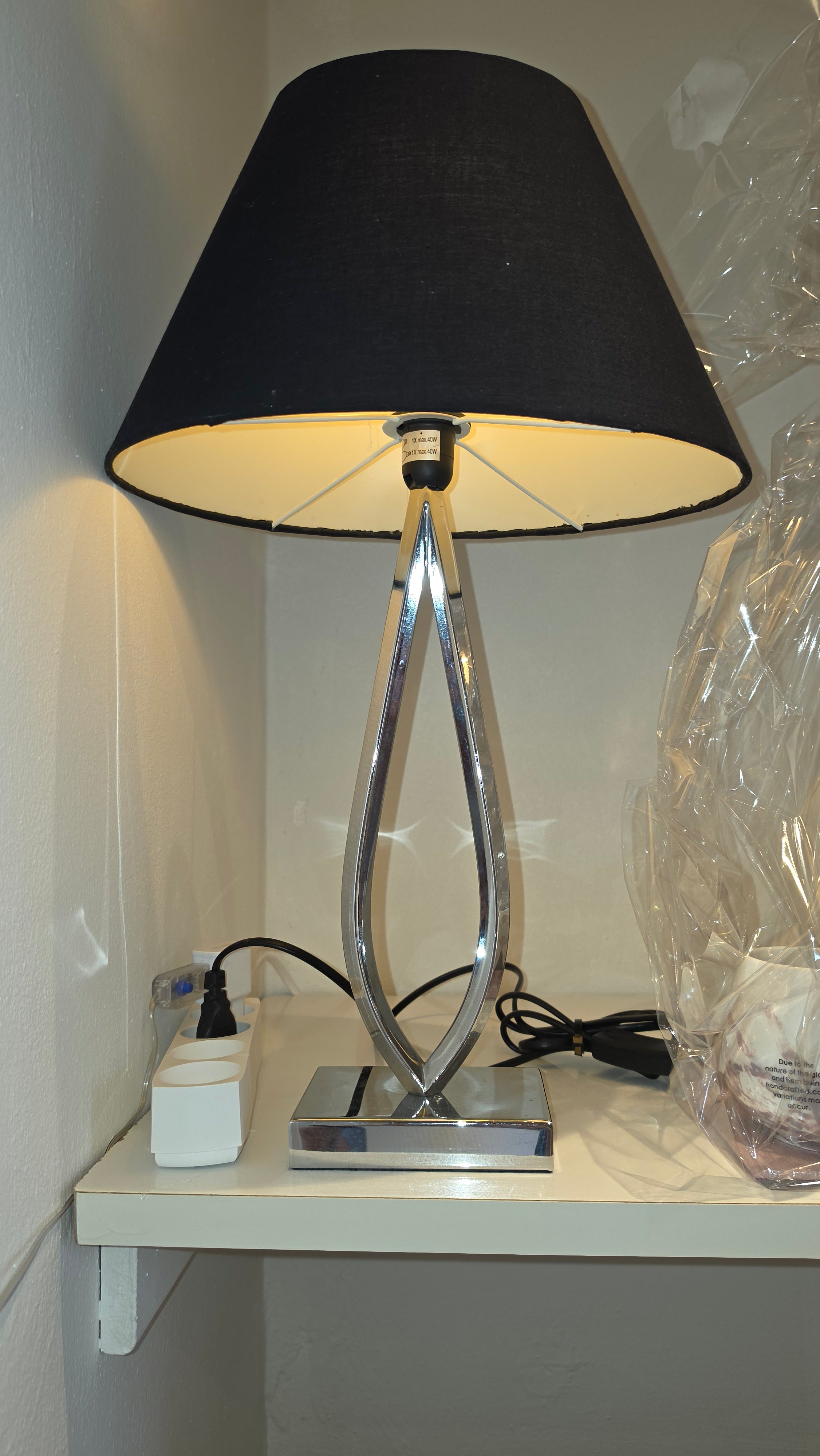 Bordlampe, sølv m/sort skærm inkl. pære